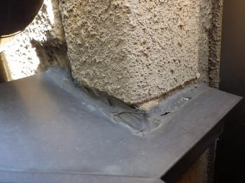 笠木と外壁の取合いのシーリングの破断・隙間